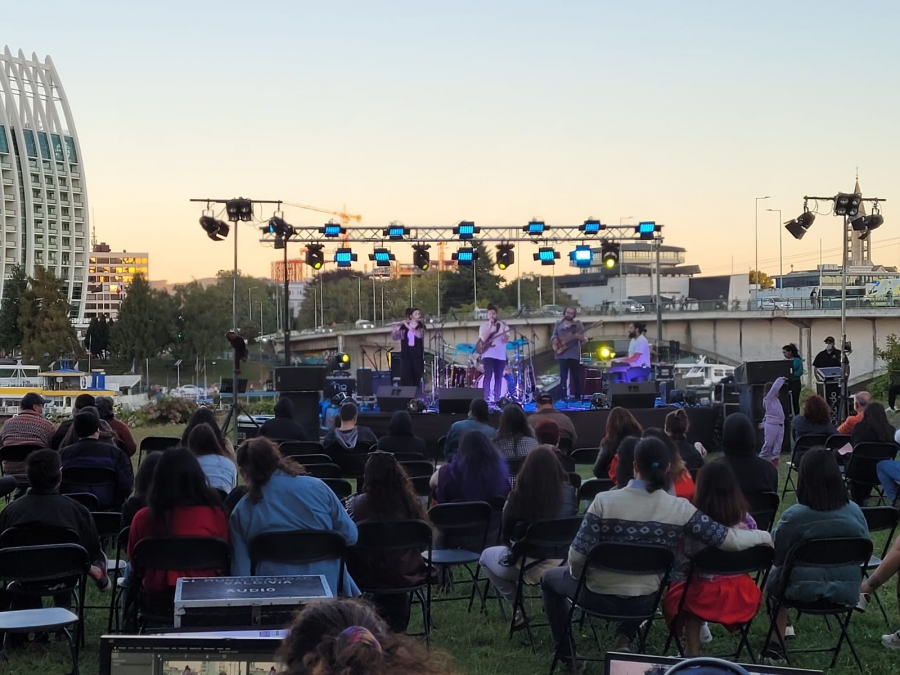 Más de 200 personas disfrutaron del folklore y jazz de “Tardes Junto Al Río” 