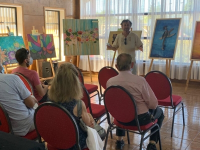 Con talleres y charlas se realizó exhibición de pinturas en barrio Krahmer 
