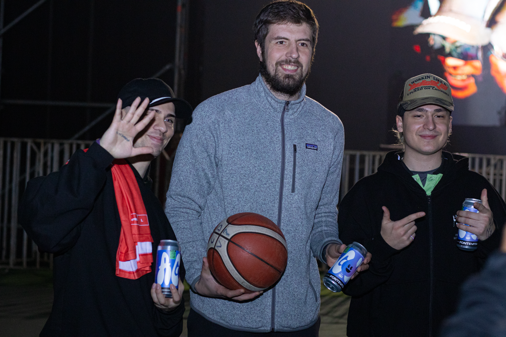 Easykid mostró su Darkera en el Coliseo Municipal