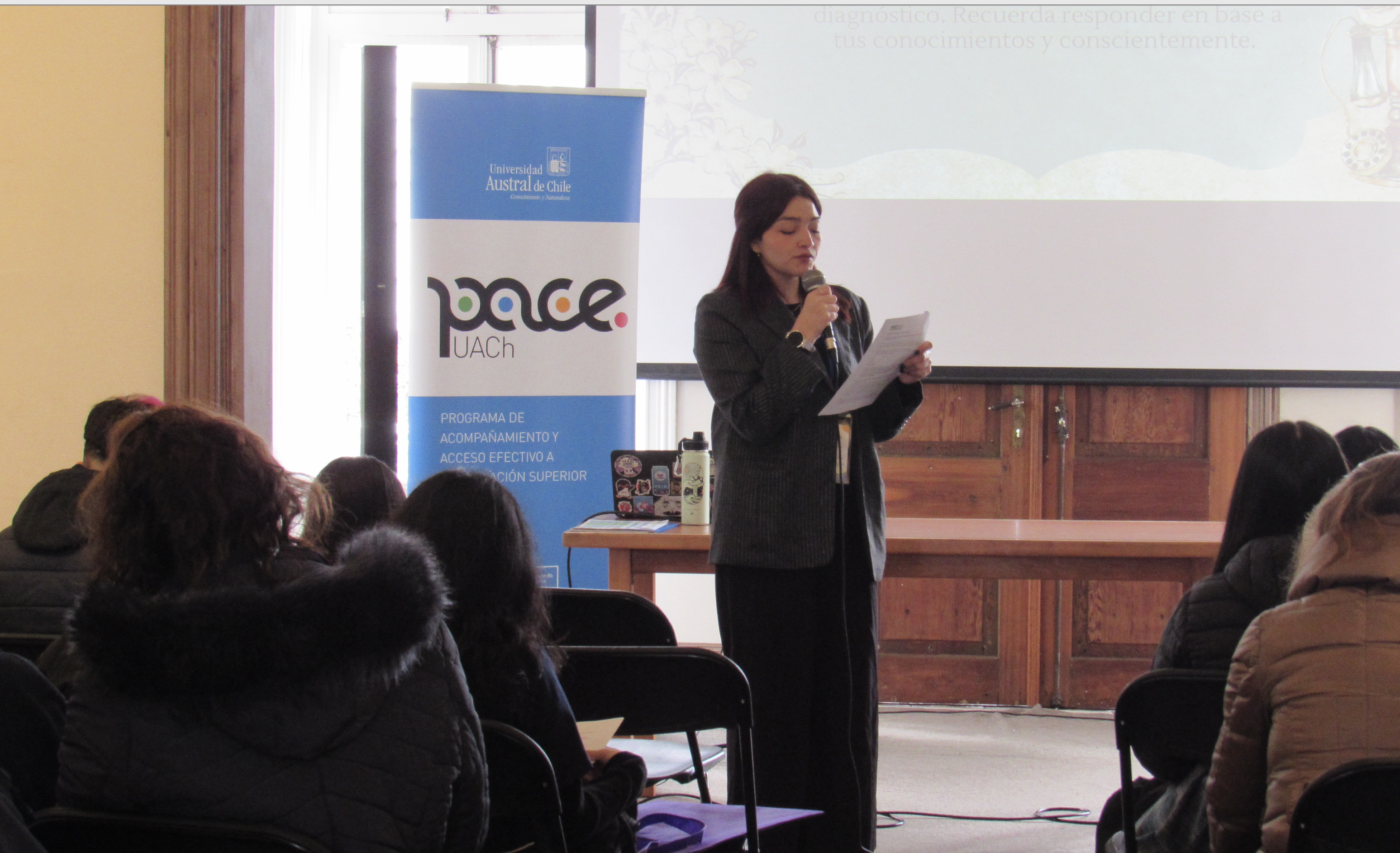 Programa PACE UACh impulsa la vocación pedagógica con talleres para estudiantes de tercero medio